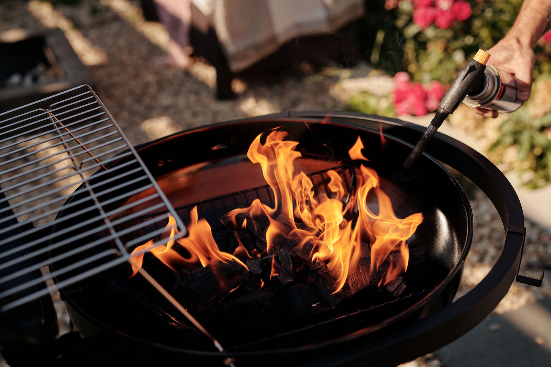Barbecue au jardin entre amis